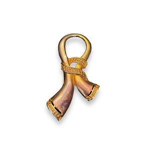 334 Symbol brooch 🩷